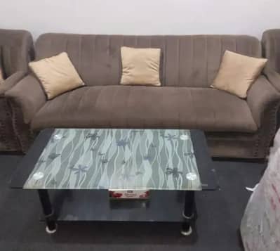 7 Seater Sofa Set With Center Table In Good Condition Due To Shifting