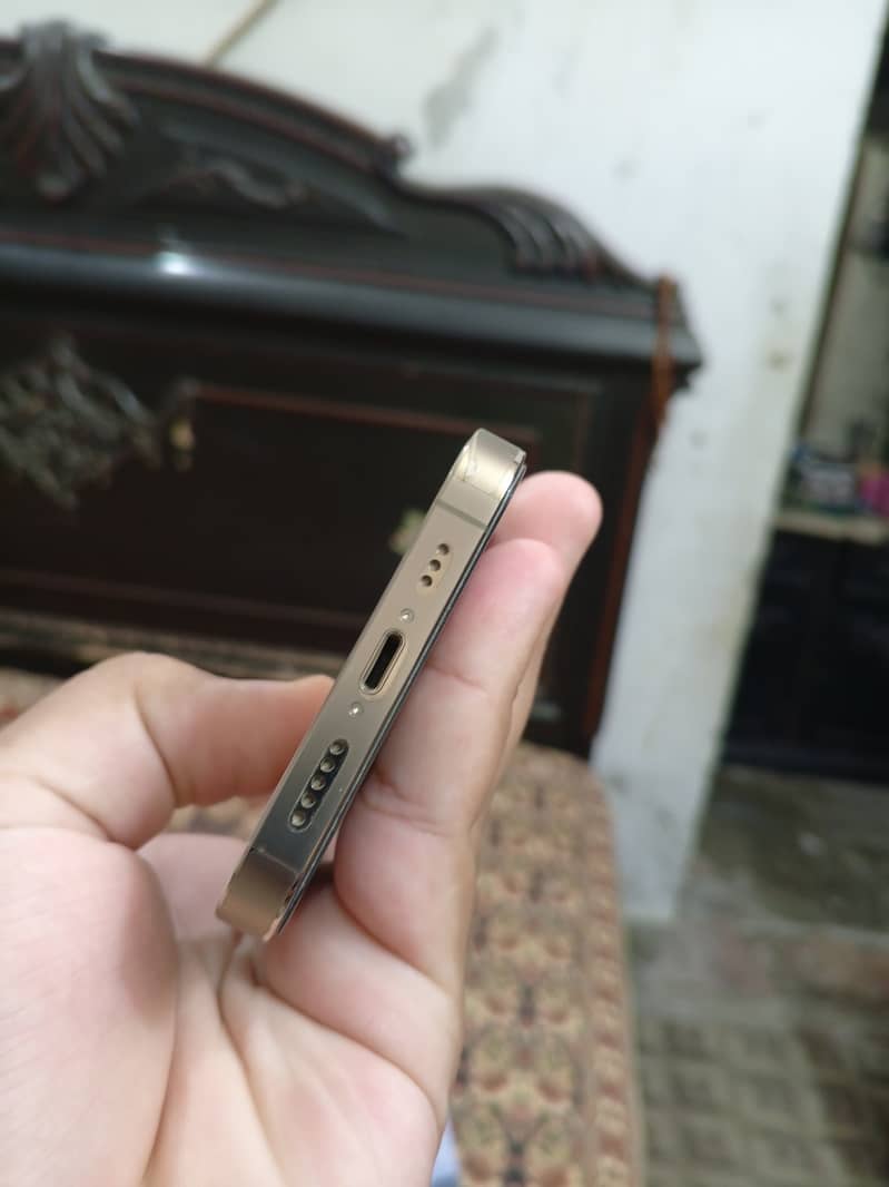 iPhone 13 Pro 2