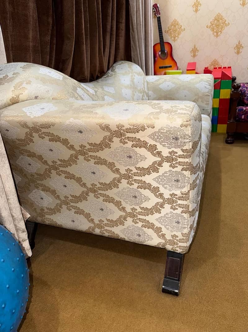 2 seater sofa 1