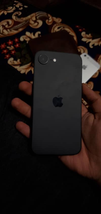 Apple iPhone 16e