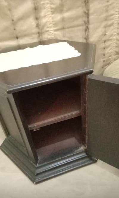 Wooden side tables for home/office