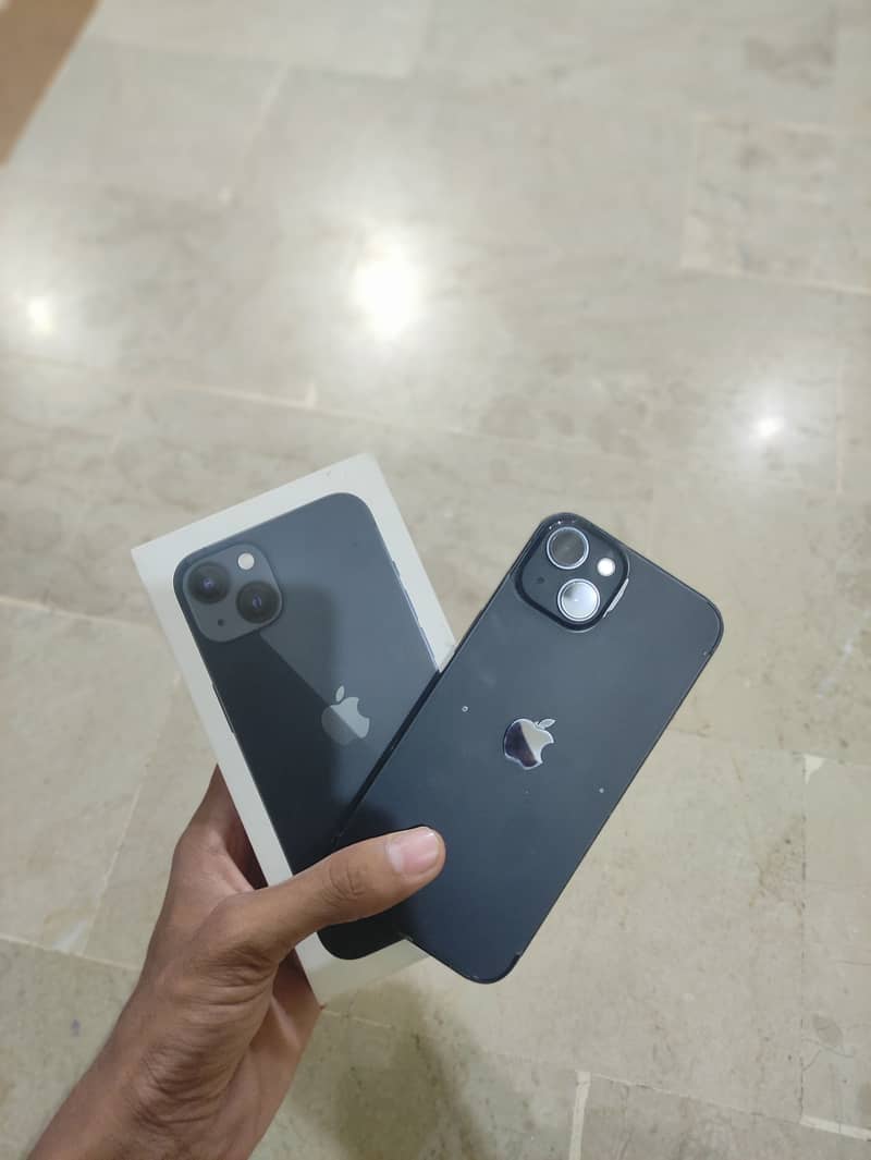 Apple iPhone 13 0
