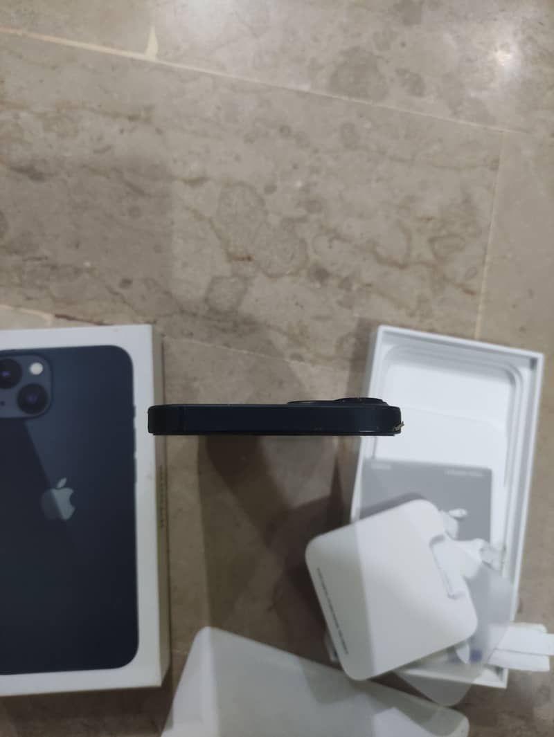 Apple iPhone 13 4