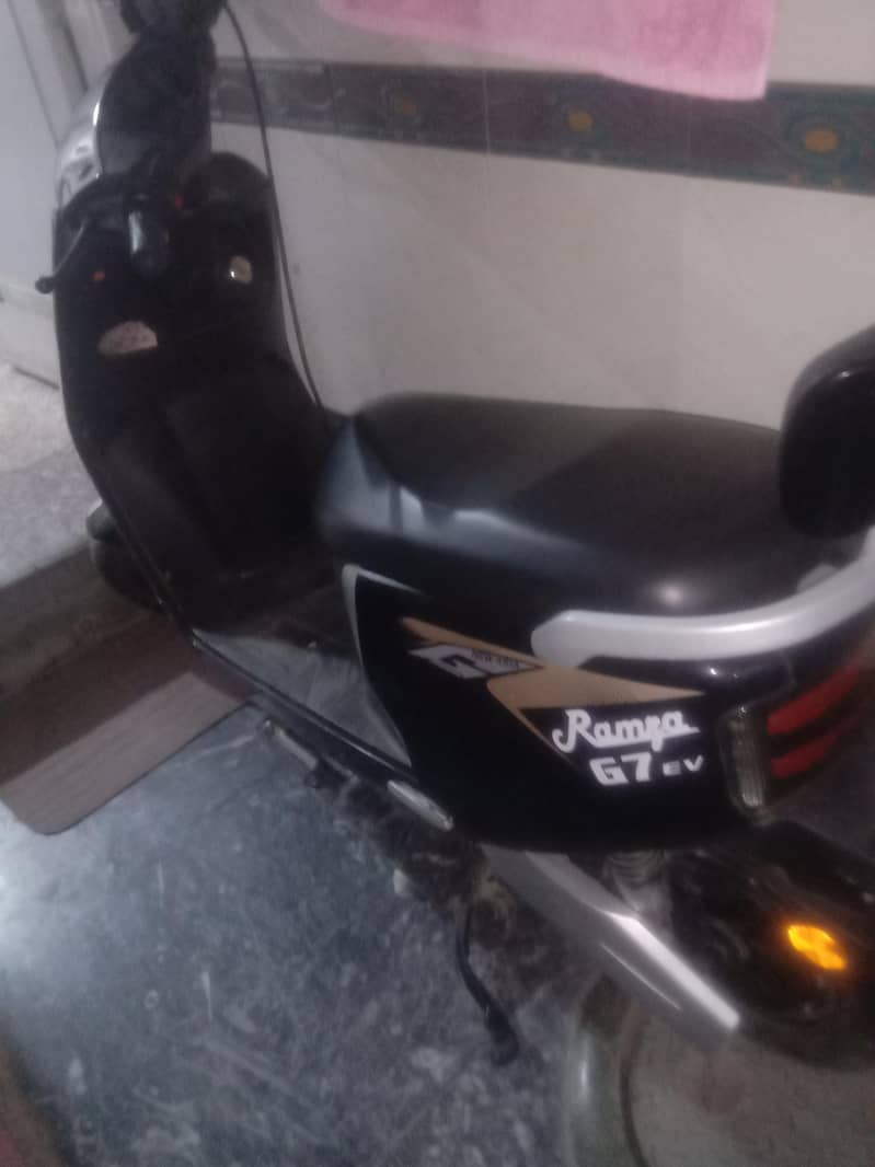 scooty 2