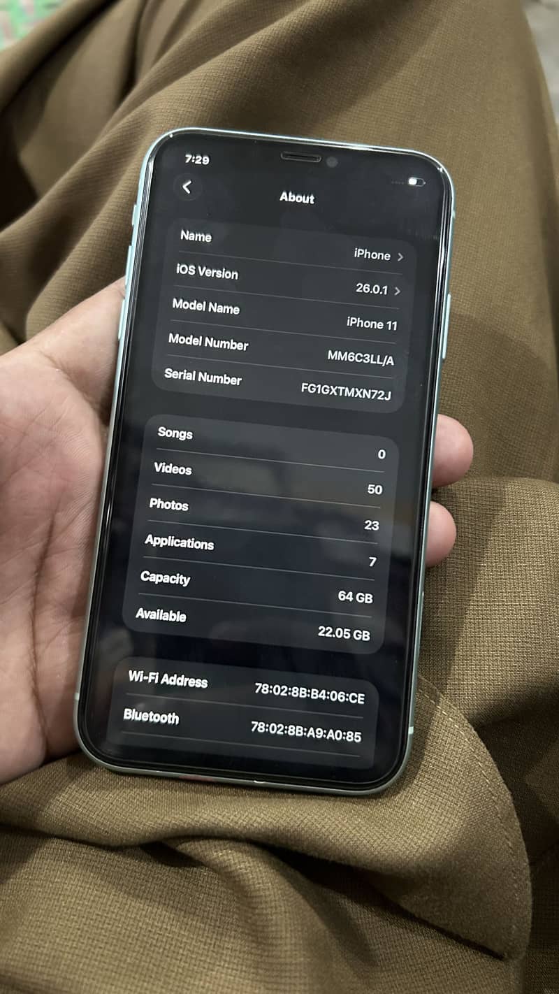 Apple iPhone 11 4