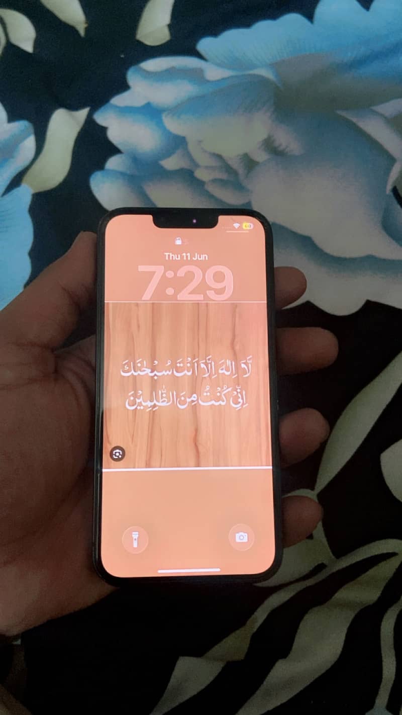 Apple iPhone 13 2