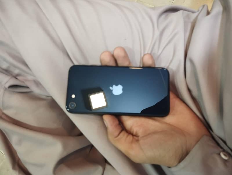 iphone SE 3rd generation 0
