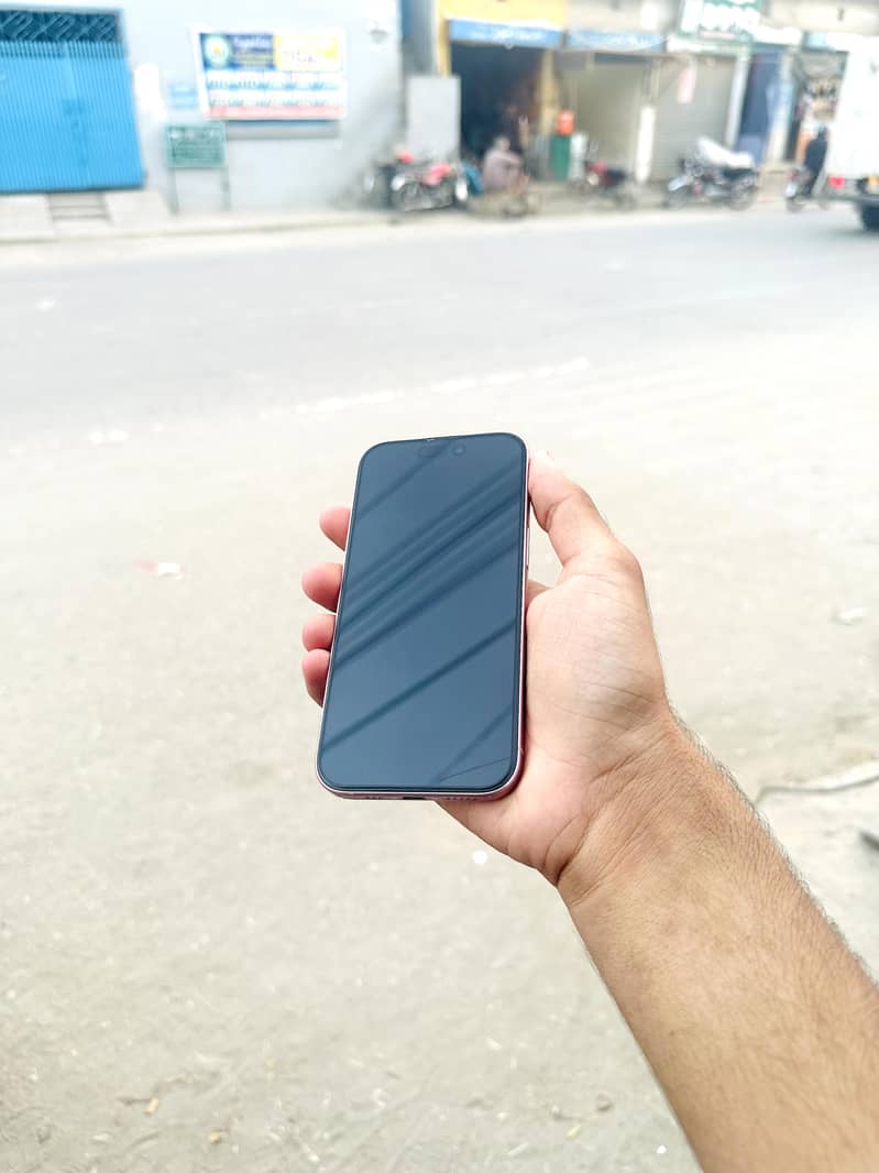 Apple iPhone 15 1