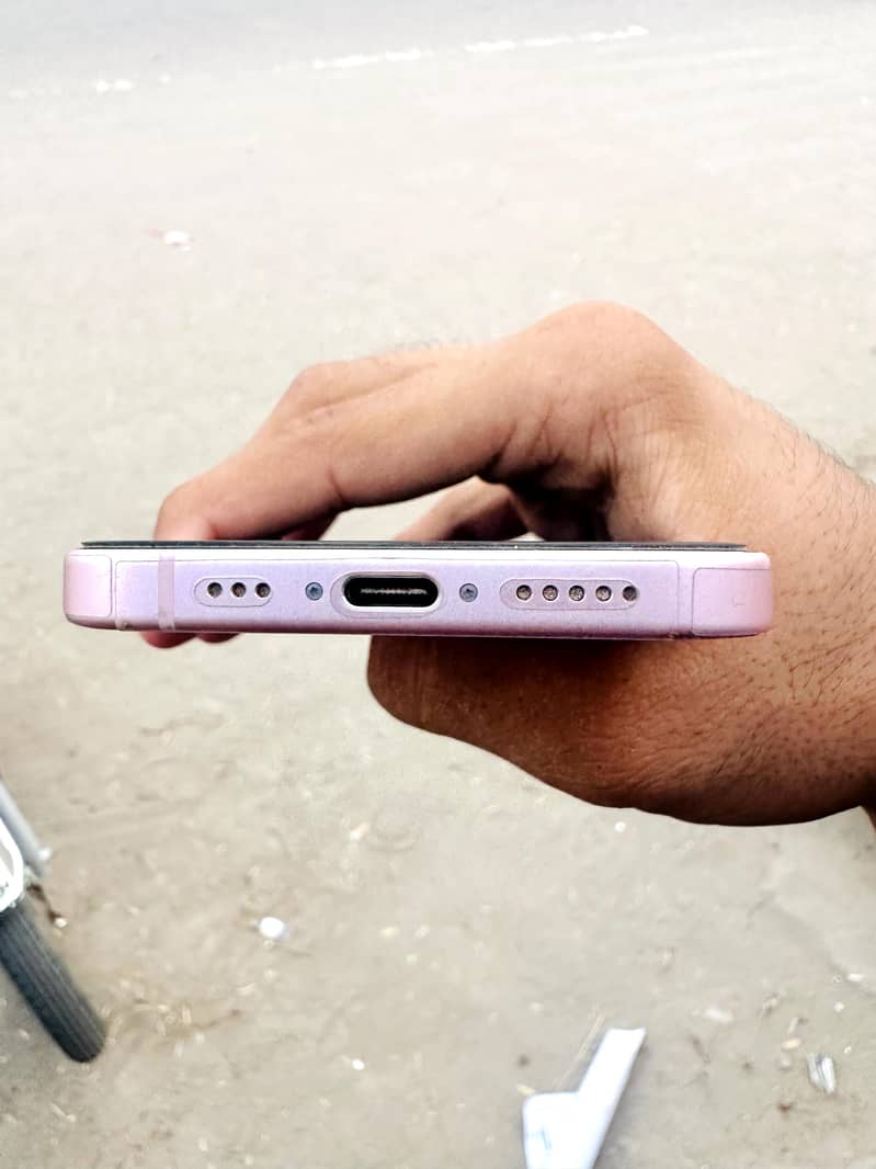 Apple iPhone 15 5