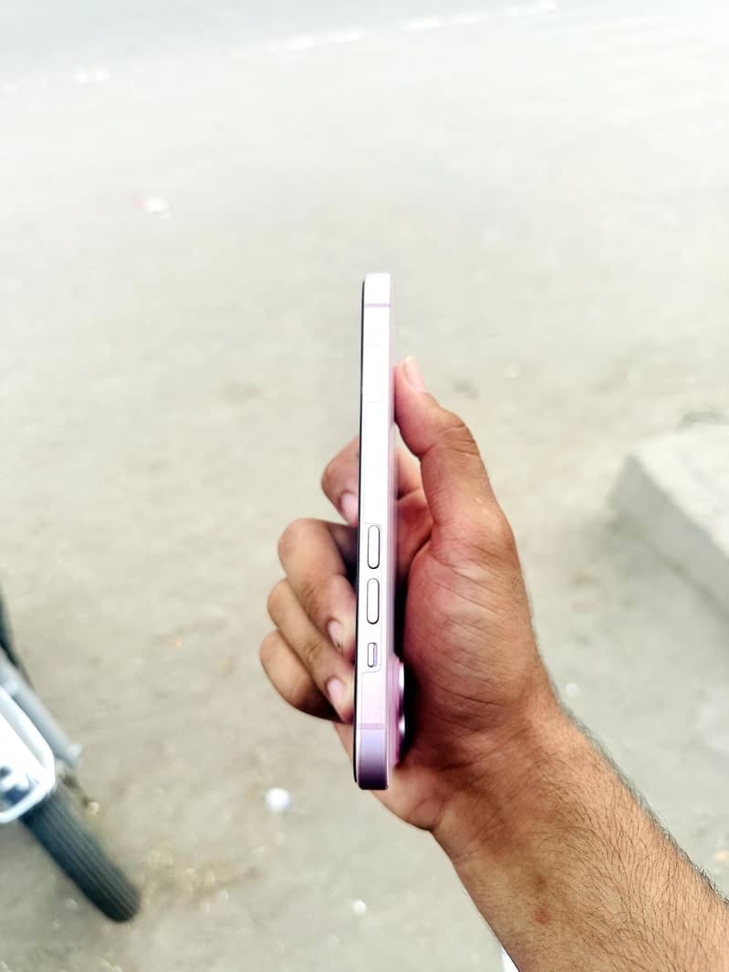 Apple iPhone 15 7