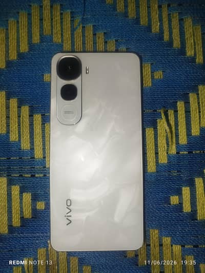 Vivo Y400