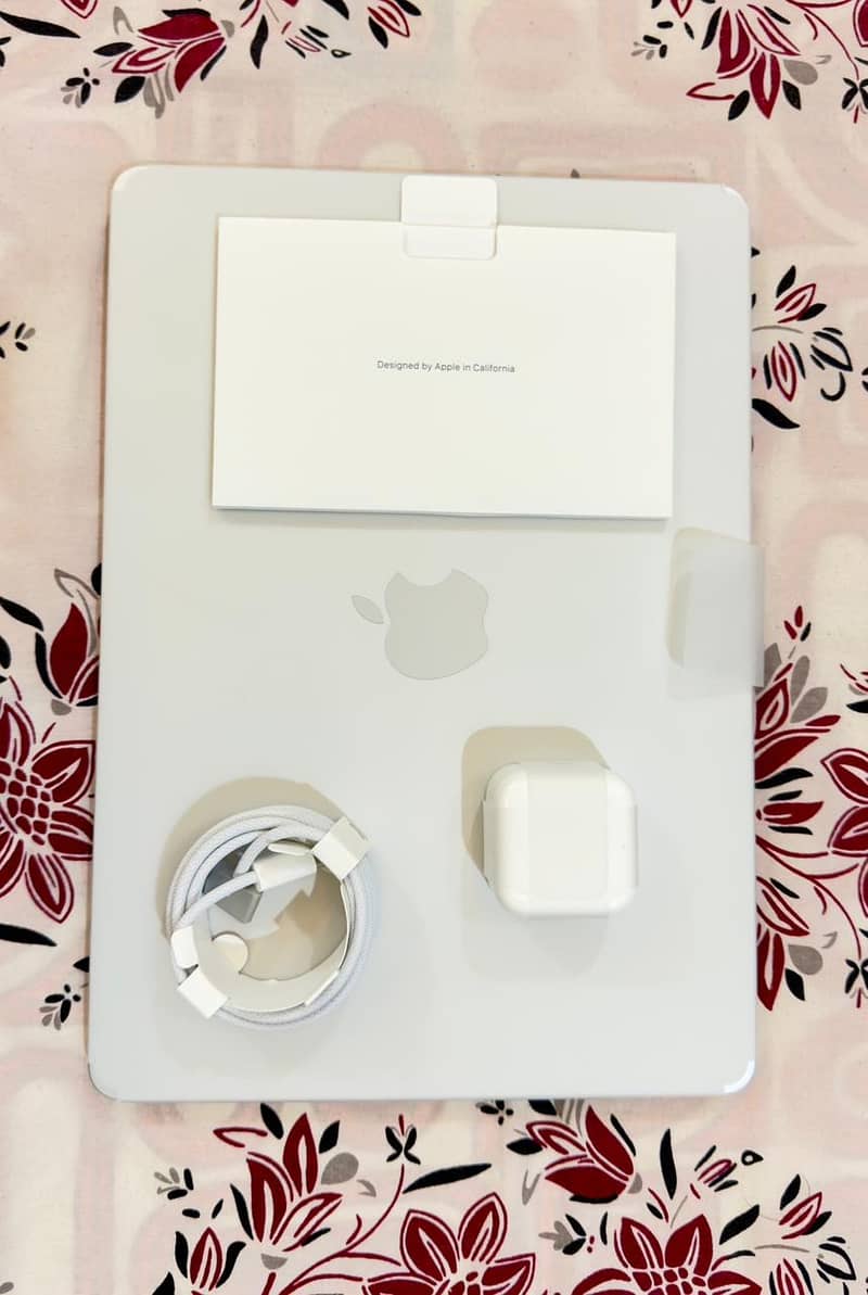 MacBook 1