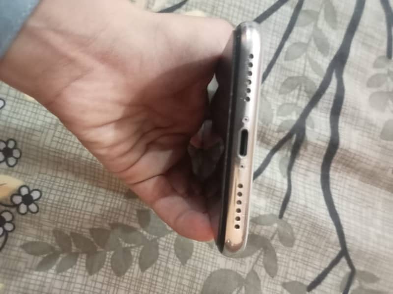 Apple iPhone X 3