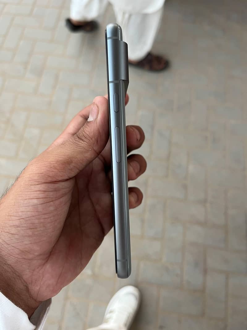 Google Pixel 8 3