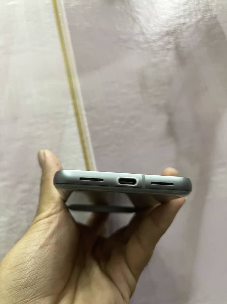 Google Pixel 8 2