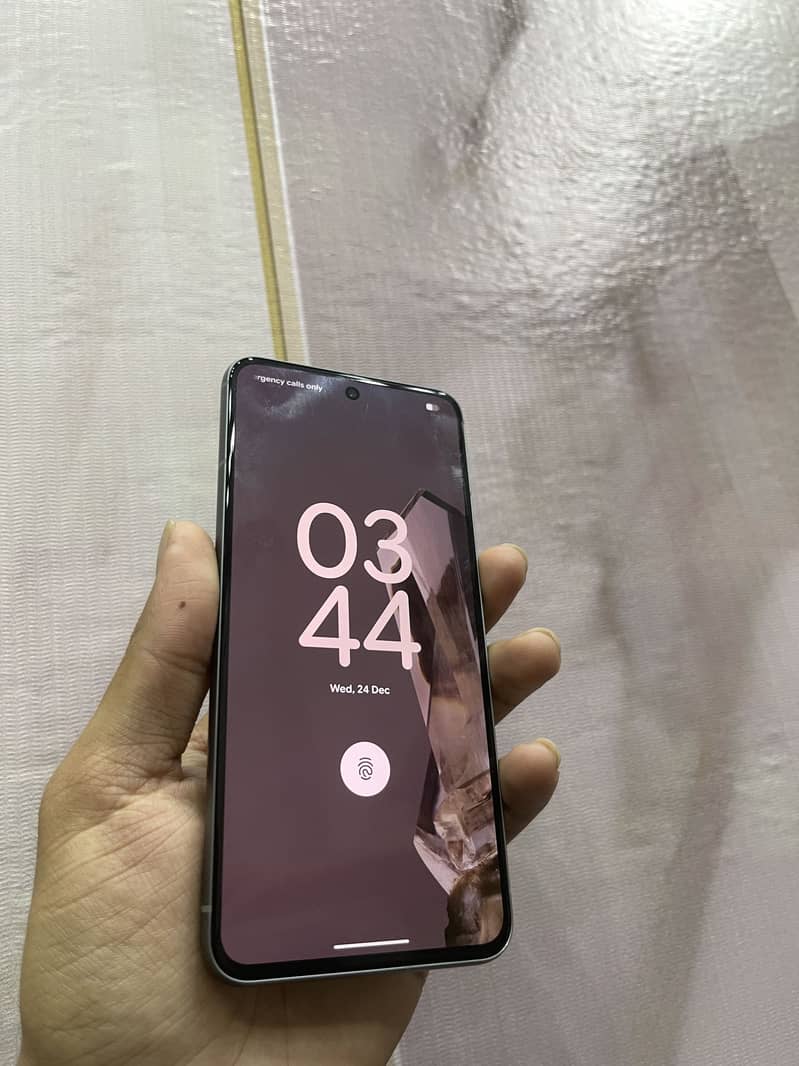 Google Pixel 8 5