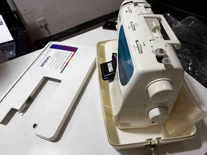 Mechanical sewing machine 3