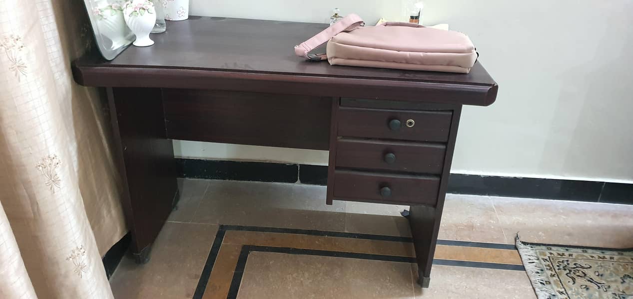 study table 0
