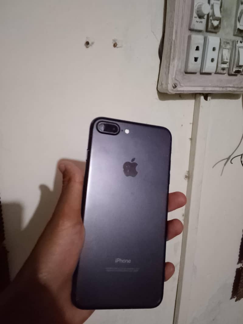 Apple iPhone 7 Plus 3
