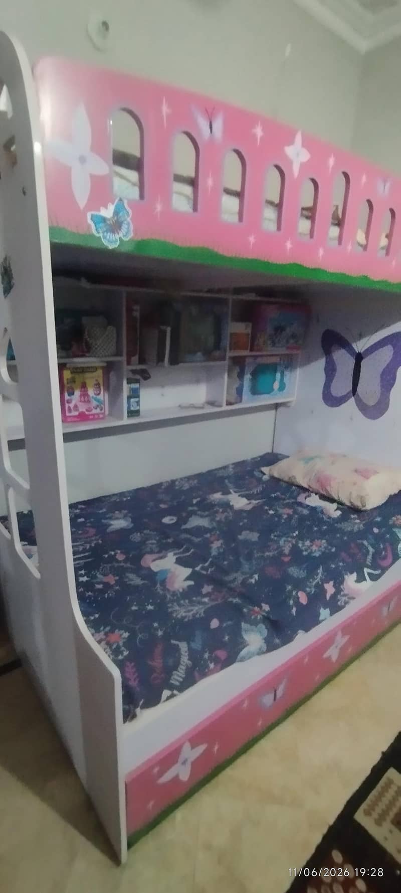 Bunker bed+study table+chair 8