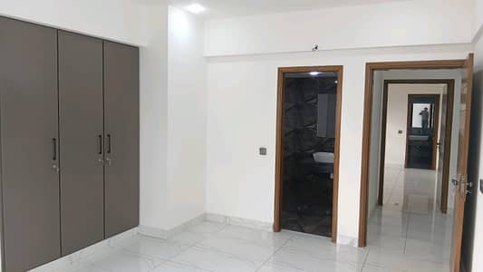 Main Khaliq-uz-zaman Road Brand New 3 Bed Apartment for Sale.