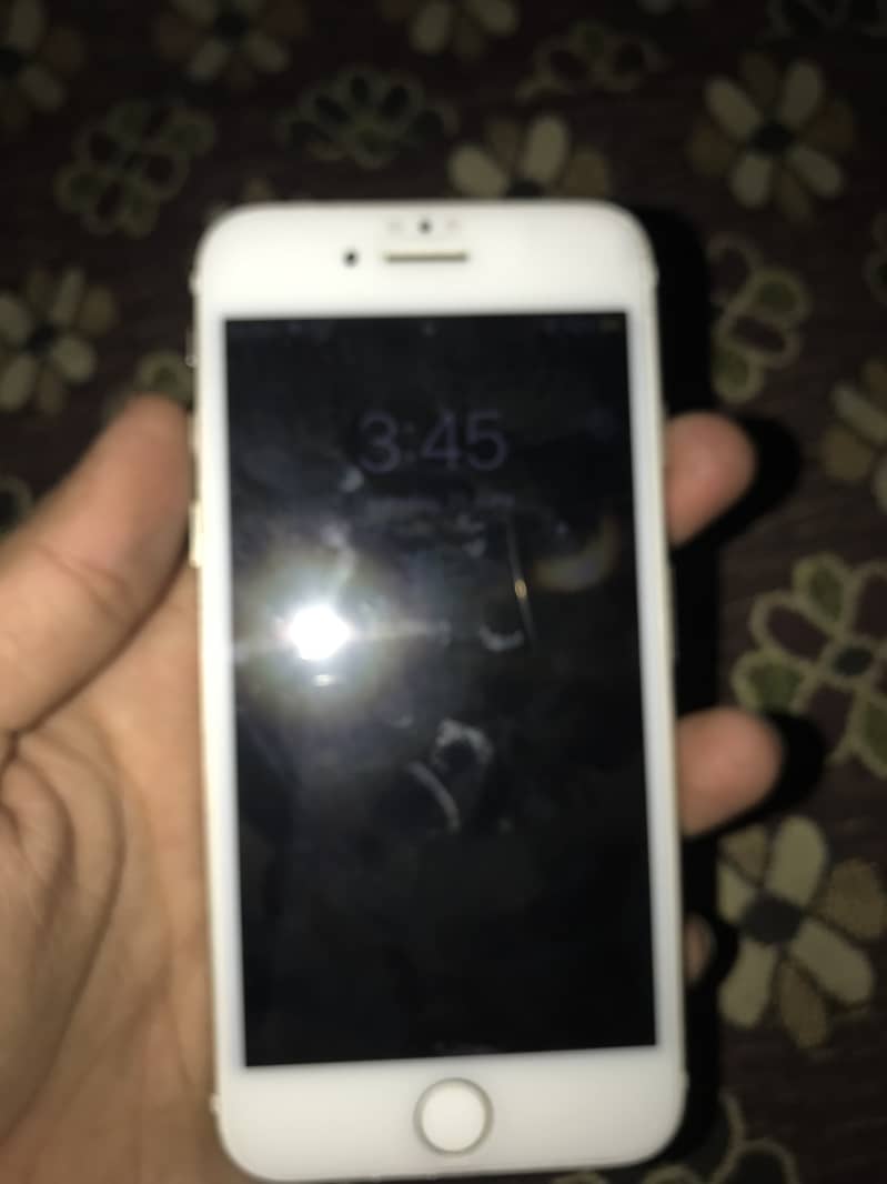 Apple iPhone 7 3