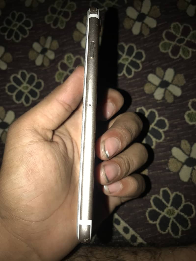 Apple iPhone 7 5