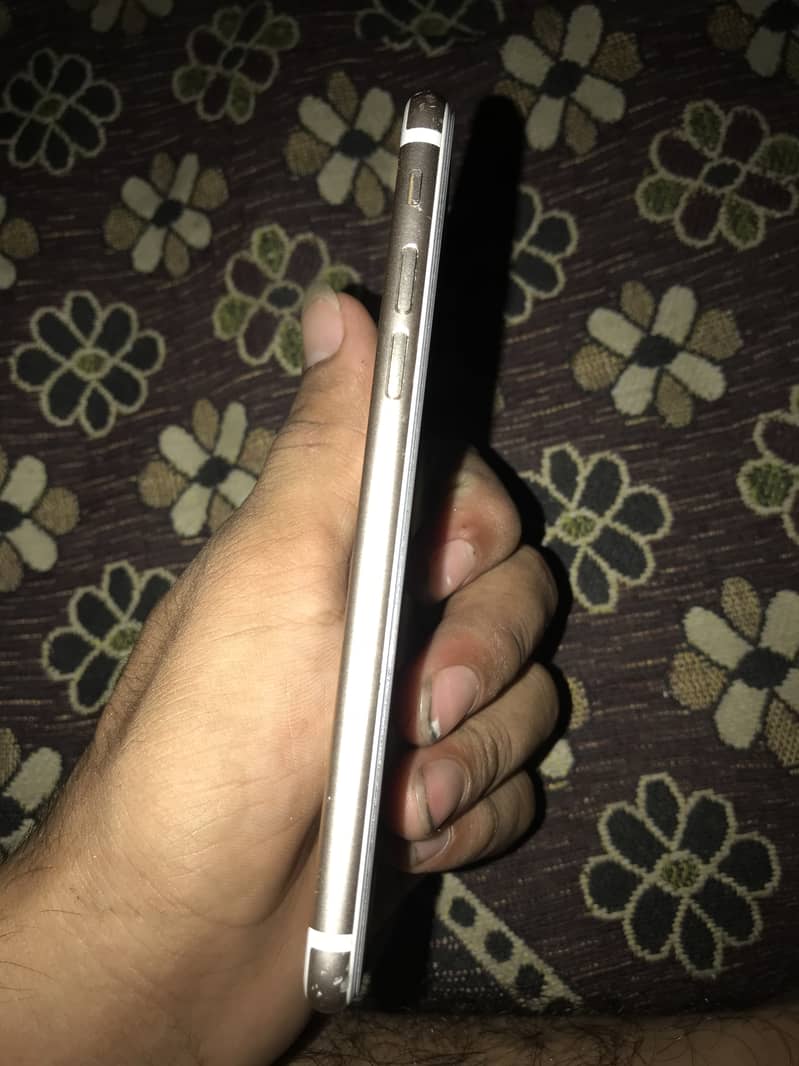 Apple iPhone 7 6