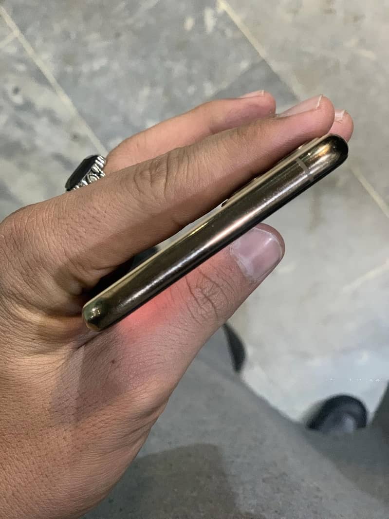 iPhone 11 Pro Max 3