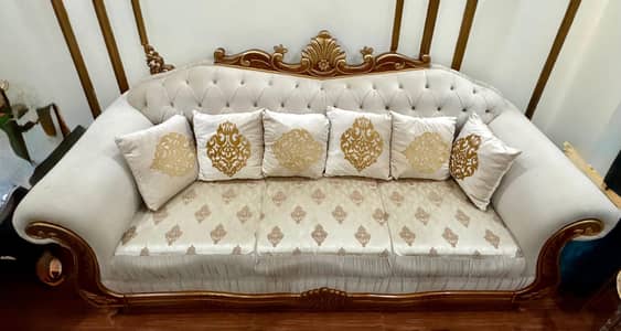 3, 2, 1 luxury sofa set for sale, condition 10/10