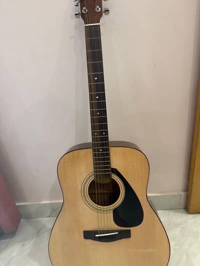 yamaha  guitar F-310