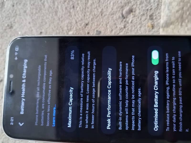 Apple iPhone 11 4