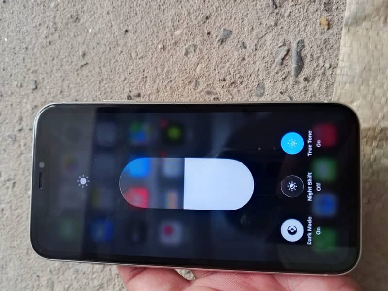Apple iPhone 11 8