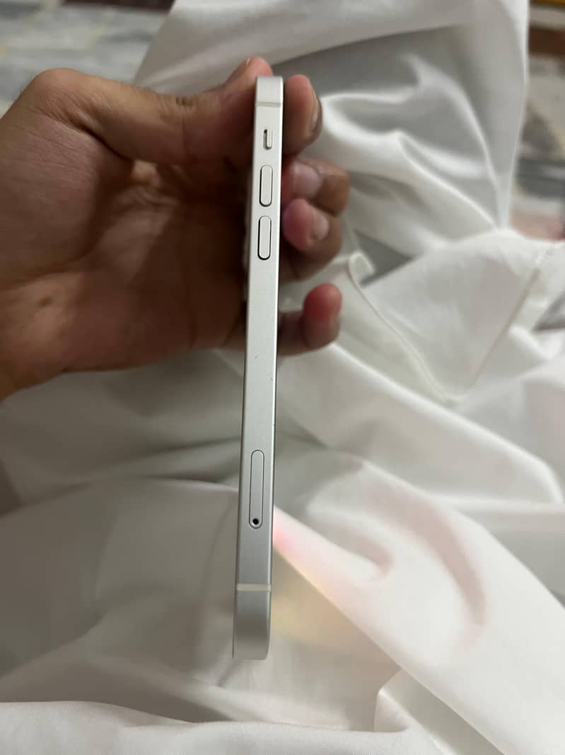 Apple iPhone 12 2