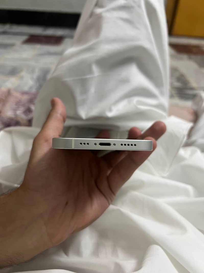 Apple iPhone 12 3