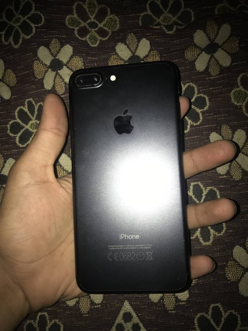 Apple iPhone 7 Plus 1