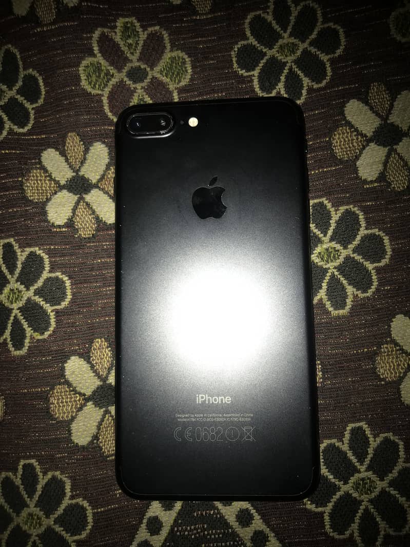 Apple iPhone 7 Plus 3
