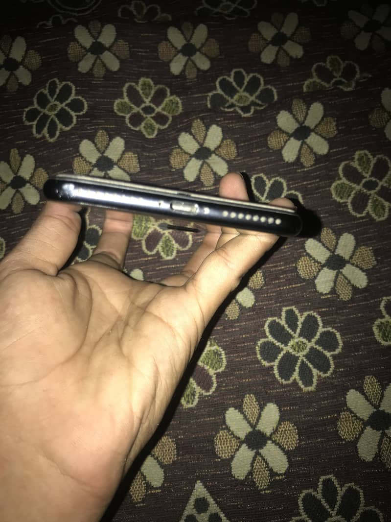 Apple iPhone 7 Plus 6