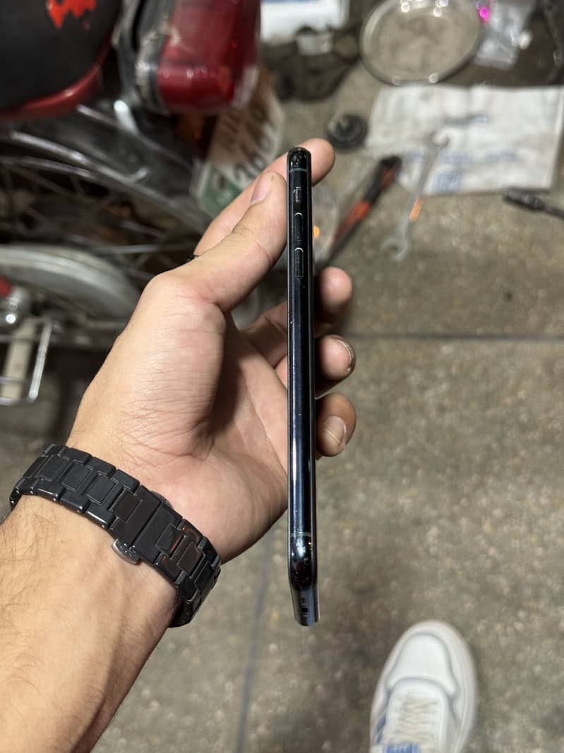 Apple iPhone 11 Pro Max 3