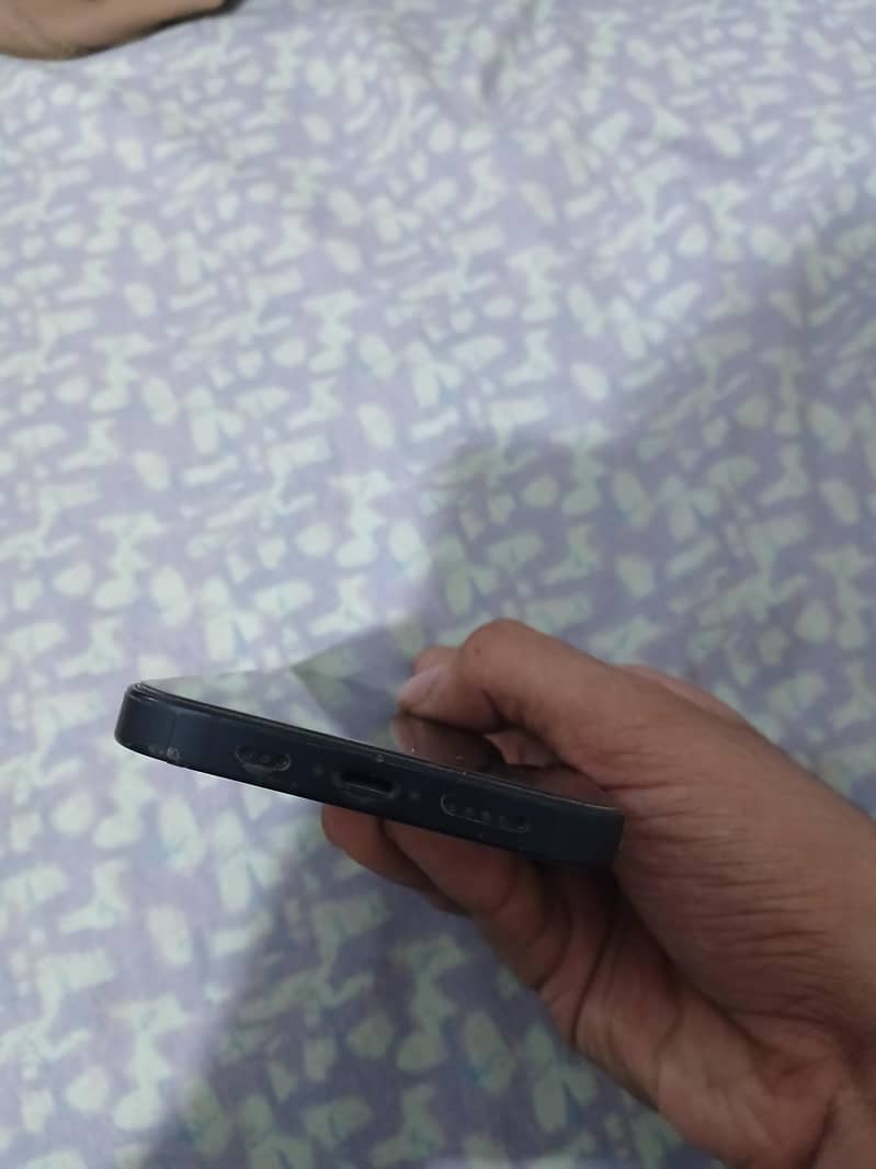 Apple iPhone 14 4