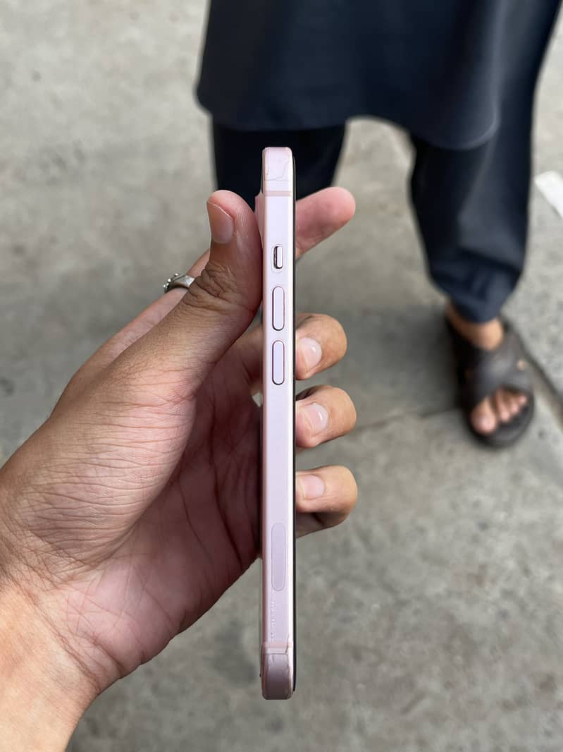 Apple iPhone 15 2