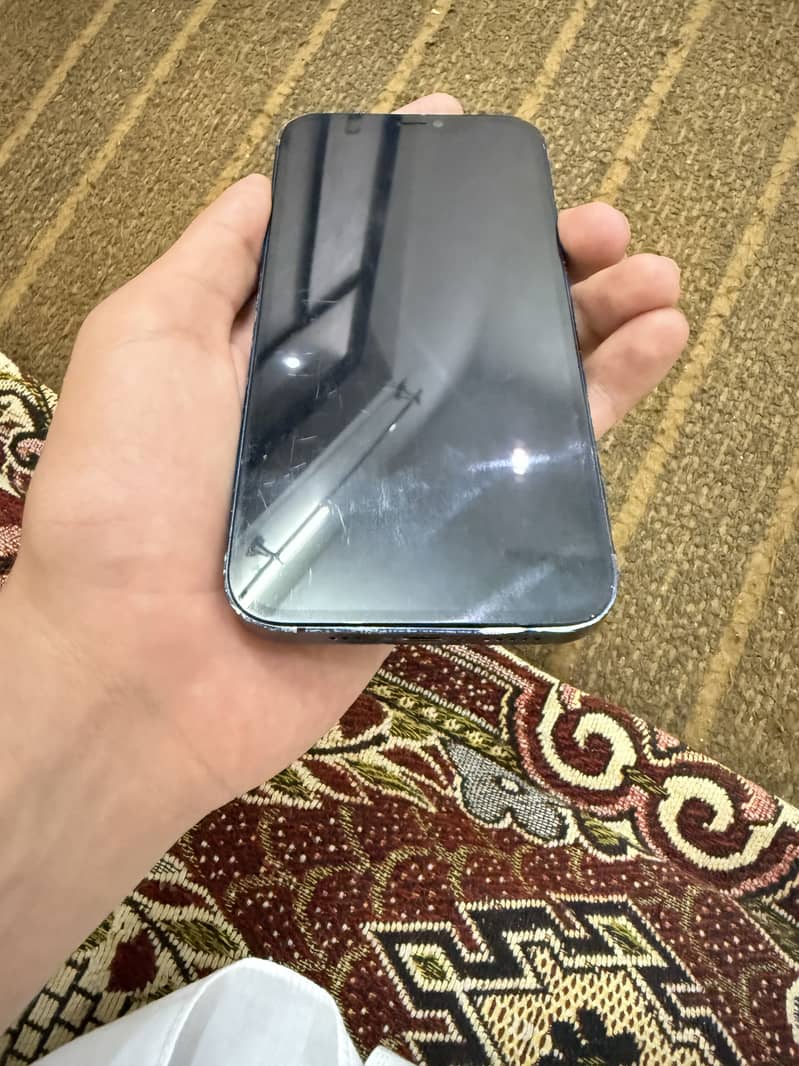 iPhone 12 3