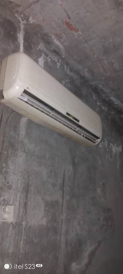 LG 1.5Ac for Sale