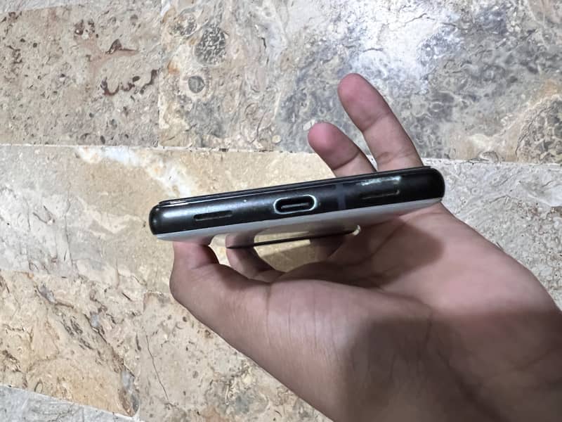 Google Pixel 6a 5