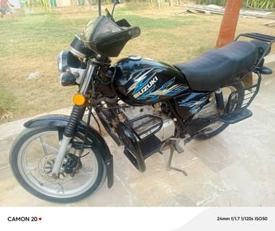Suzuki GS 150 SE.