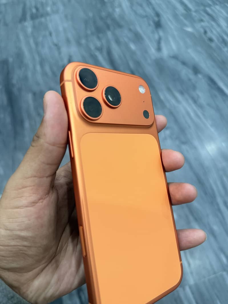iPhone 17 pro max 3