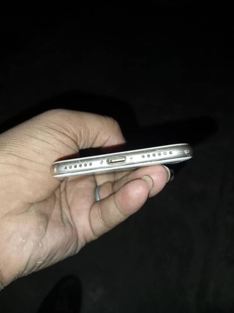 Apple iPhone 7 1