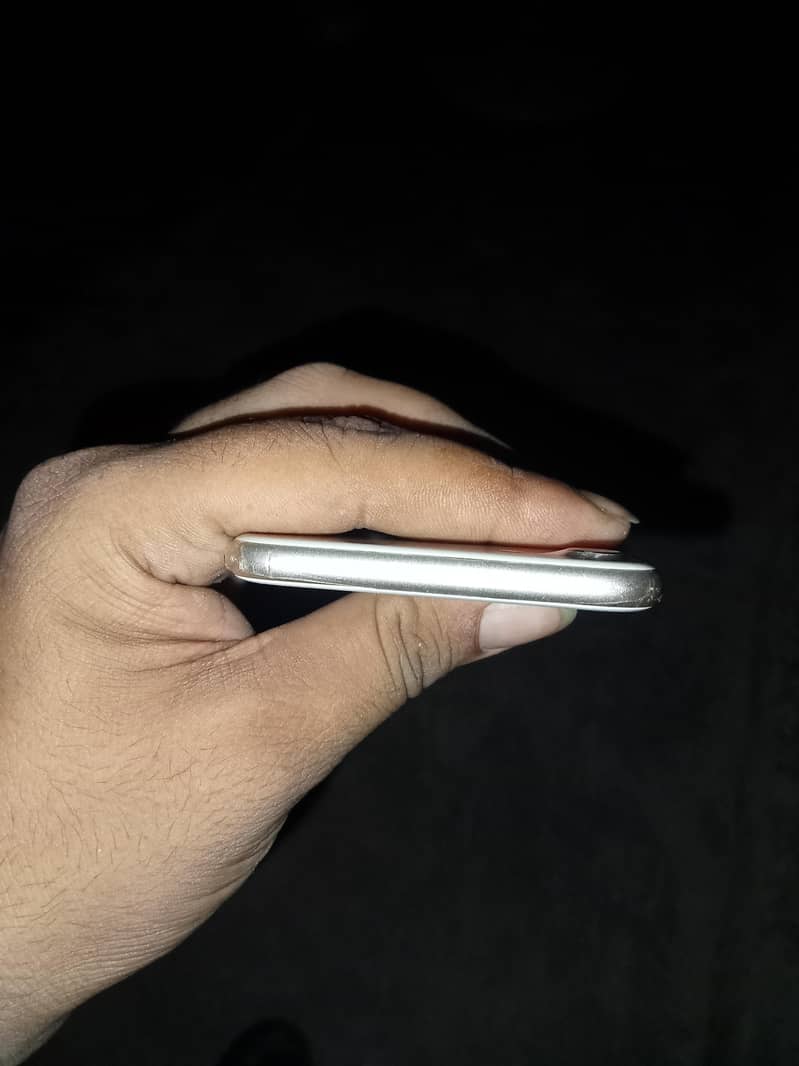 Apple iPhone 7 4