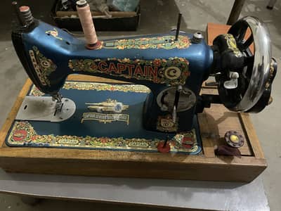 Captain Sewing Machine – Used | Hand Crank | Good Condition