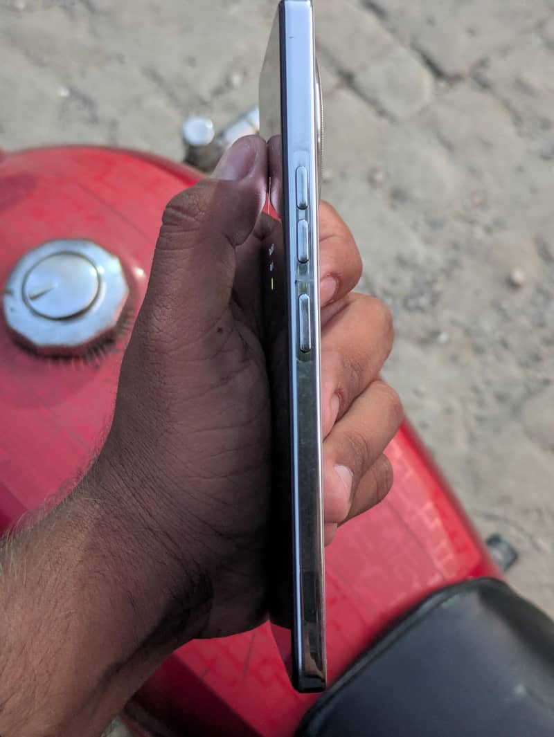Tecno CAMON 30 4